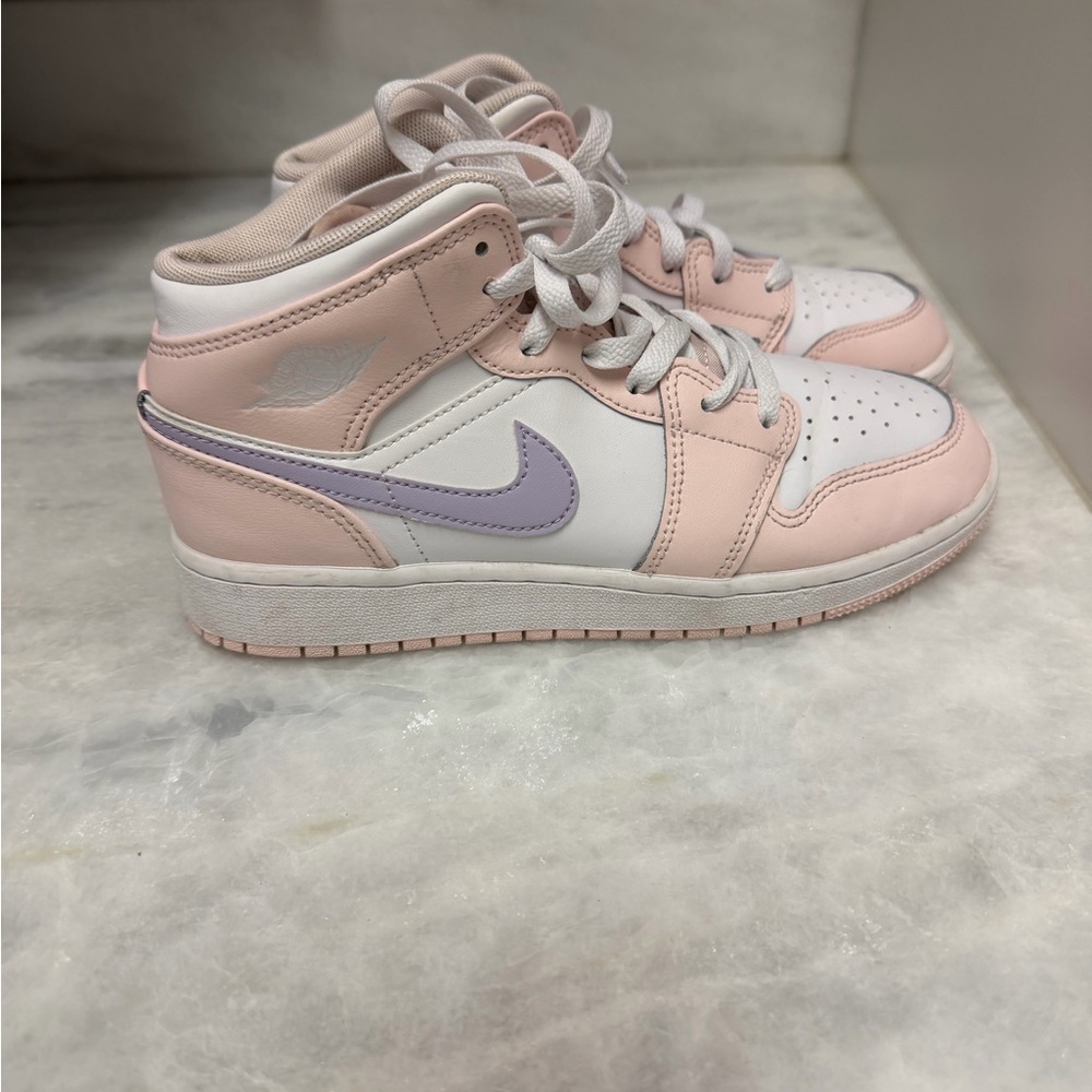 Nike Women's Pastel Pink and Lavender Sneakers